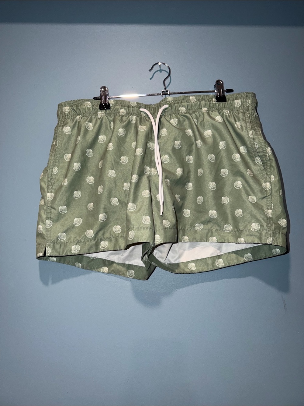 H&M Light Olive Green Printed Athletic Shorts with White Drawstring